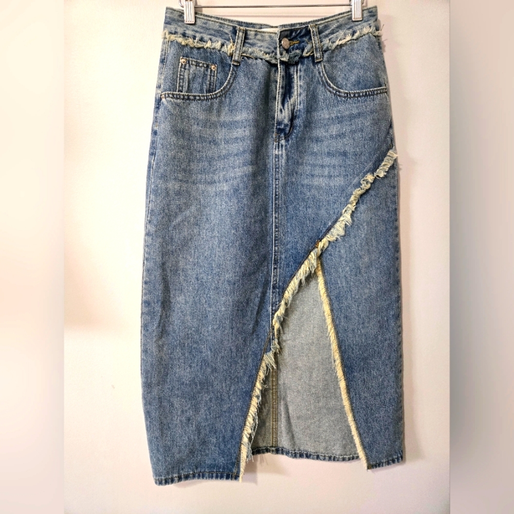 KATE HEWKO Canadian Designer Frayed Denim Midi Skirt With Front Slit. Size Small
